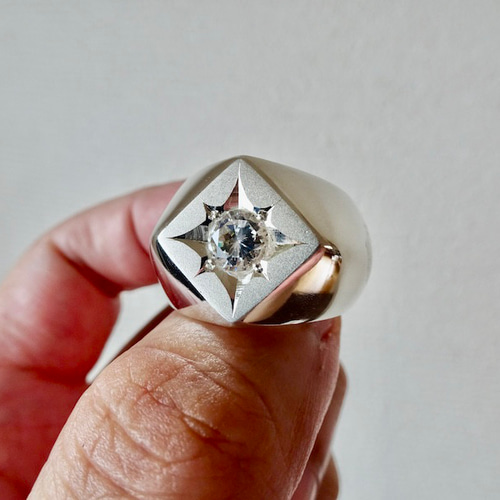 仁尾彫金『一つ星ジルコニア、プラチナ、菱形印台リング』ハンドメイド 