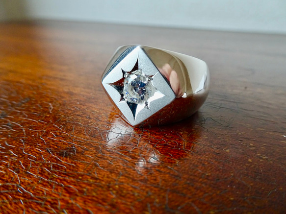 仁尾彫金『一つ星ジルコニア、プラチナ、菱形印台リング』ハンドメイド