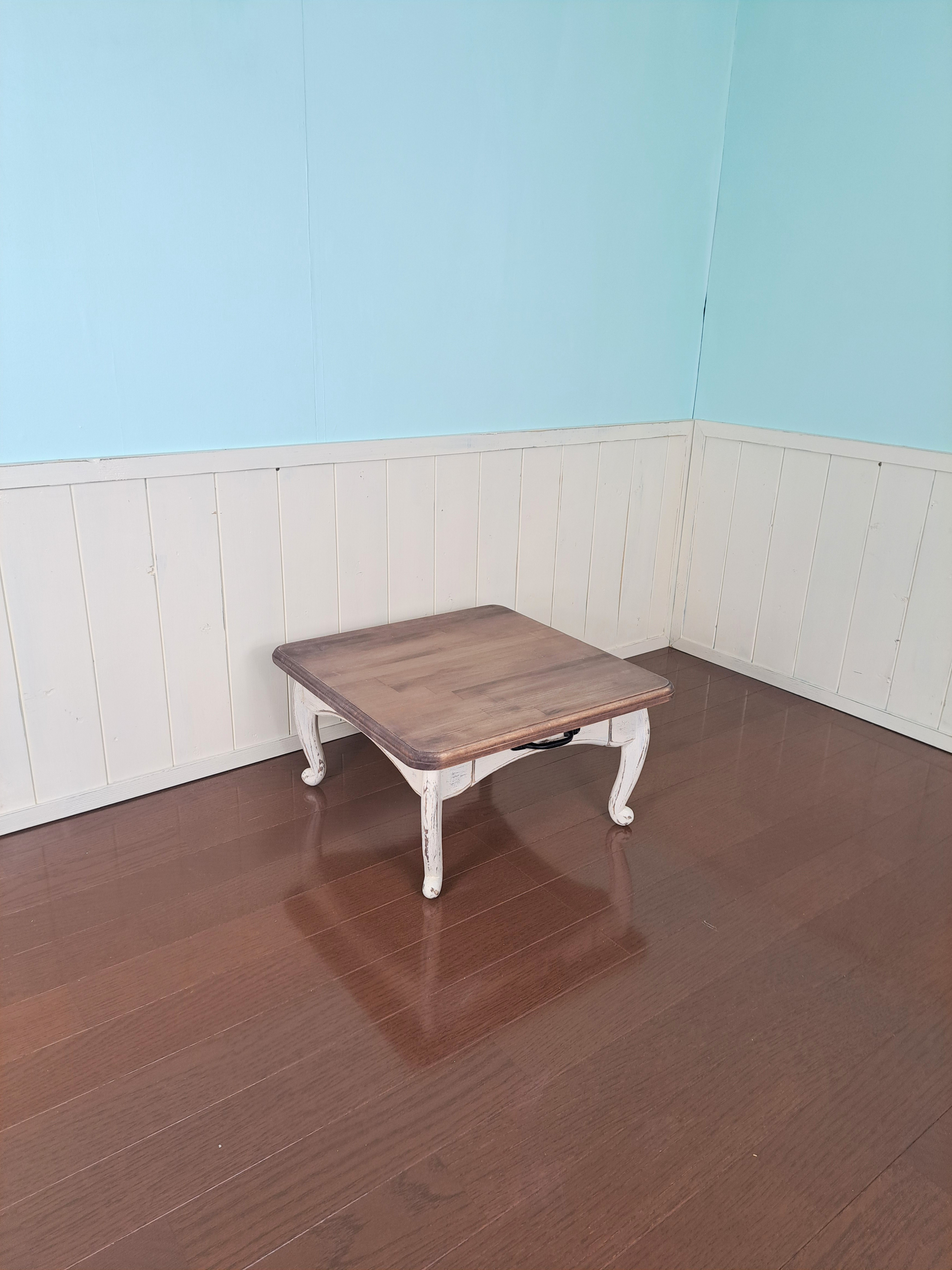 猫足ミニテーブル