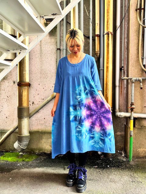 タイダイ染め　ロングワンピース　ブルービューティ　美しいスノーフレイク HD22-69