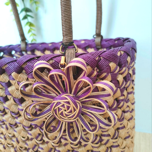 花編みかごバッグM 薄茶色✕紫 クラフトバンド かごバッグ 野々太郎