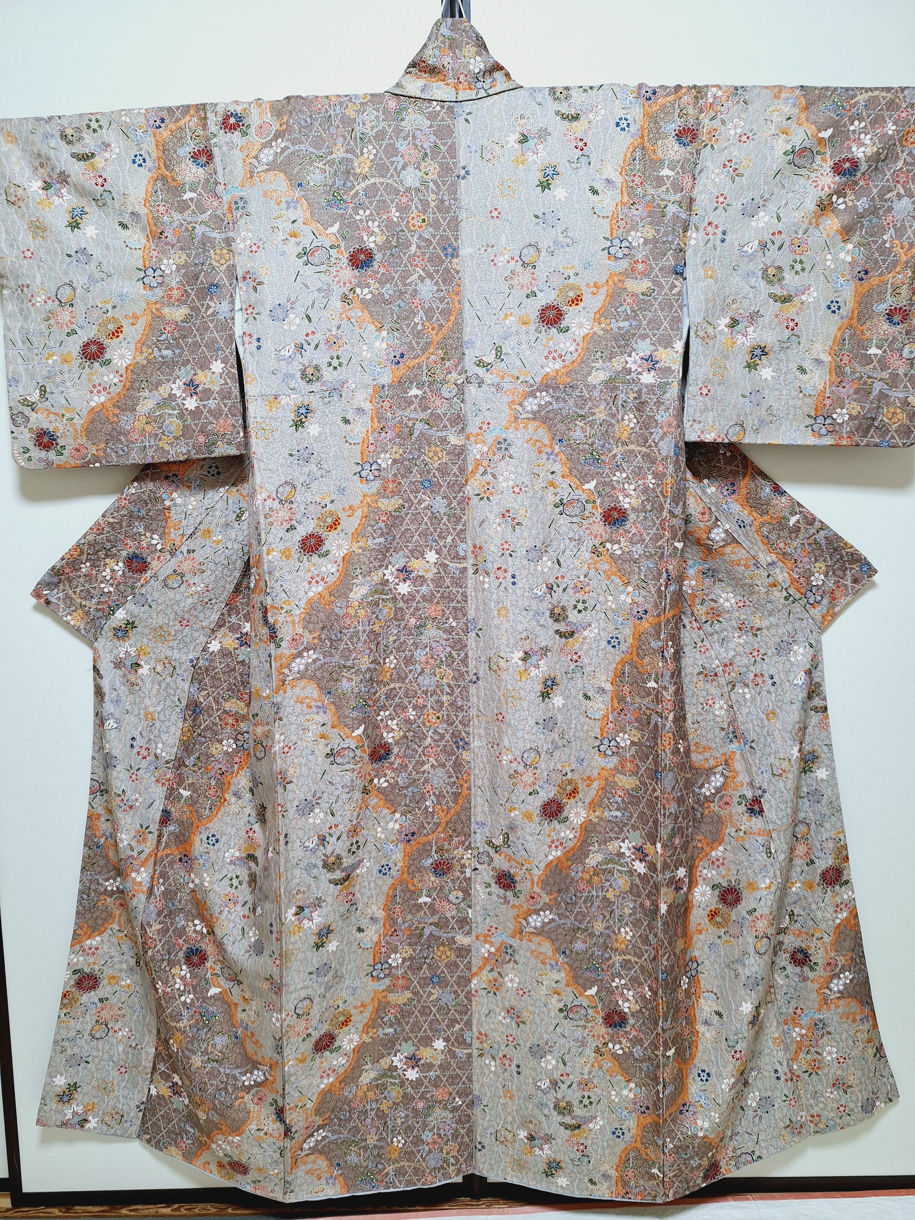 【小サイズ】ワンタッチ着物　くらわん着物　正絹小紋訪問着リメイク　しぼり風灰茶染め分け蝶花文様　簡単着物　(帯は別売)