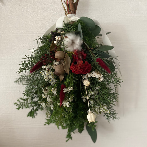 針葉樹が香るクリスマススワッグ