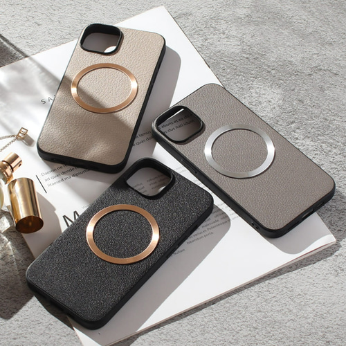 【Iphone15】ゴールドストラップ マグネット付き　ブラックレザー iphone ケース レザー 16 15 14 13 mini 本革 マグセーフ対応