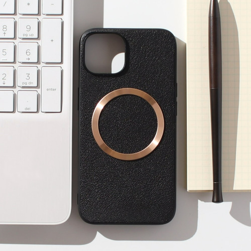 【Iphone15】ゴールドストラップ マグネット付き　ブラックレザー iphone ケース レザー 16 15 14 13 mini 本革 マグセーフ対応