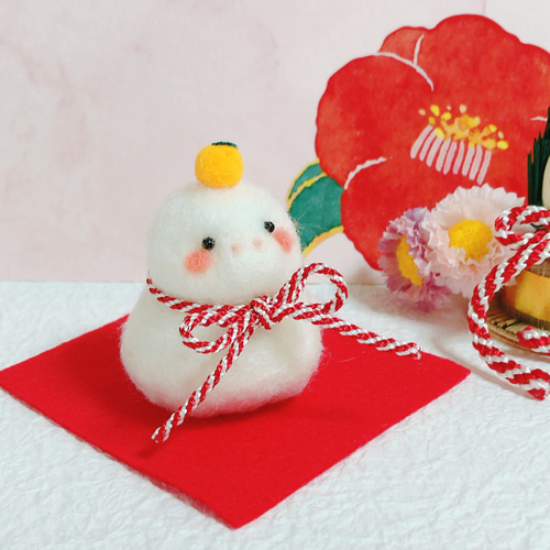 2025年干支のお正月飾りヘビさん鏡餅(白) 巳年羊毛フェルト 羊毛