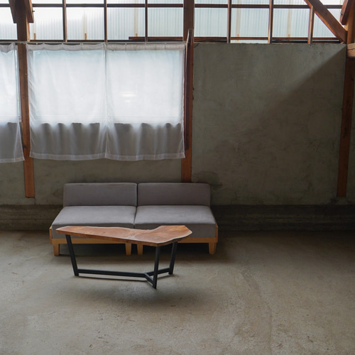 限定1台！　大きな欅輪切り一枚板　リビングテーブル 大きな欅輪切り1枚板 Living Table | RoomZ interior