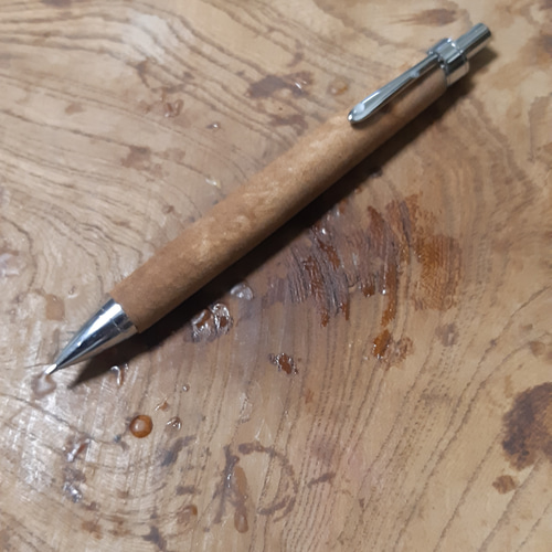 国産金具使用木軸ボールペン0.7㎜ 楓変り杢 蜜蝋クリーム仕上げ ペン