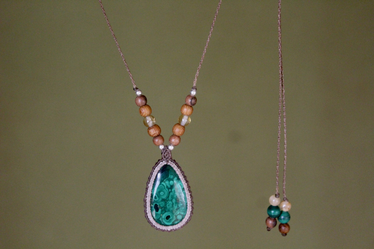 マラカイト　マイクロ　マクラメ　ウッドペンダント