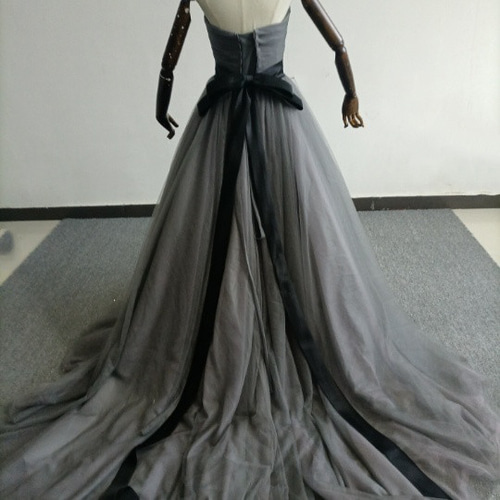 グレーカラードレス オフショルダーの2WAYドレス ロングトレーン