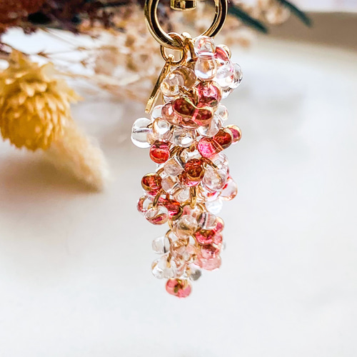 大人かわいい ガラスビーズのキーホルダー✳︎しゃらしゃら