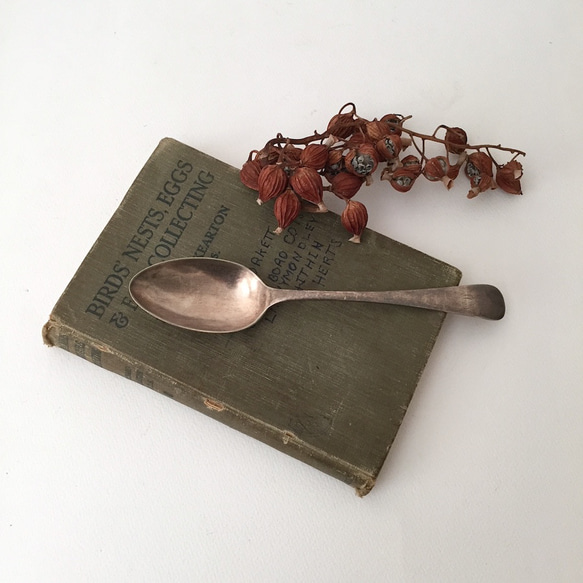 Uncover the Elegance of a Bygone Era: Exquisite Antique British Dinner Spoon