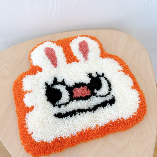 新作】 【送料無料！】タフティング うさぎ ミニラグ インテリア