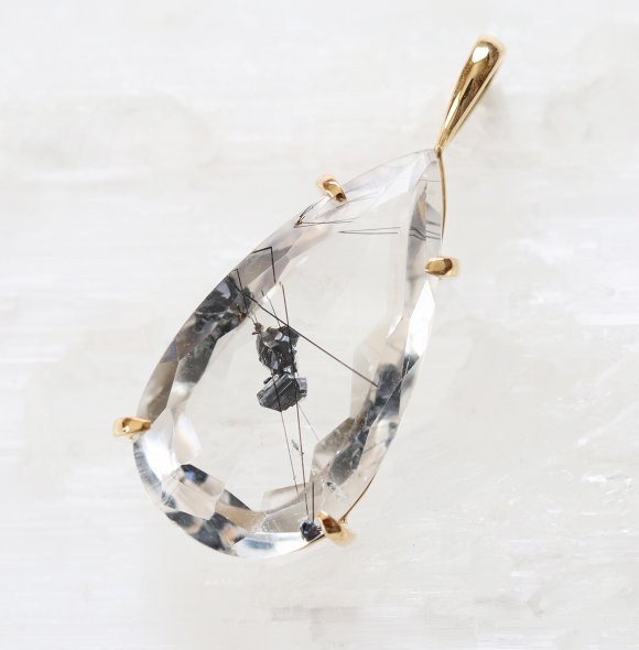 1点もの K18 ルチルクォーツ ペンダントトップ（ペアシェイプ ファセットカット）ネックレス チャーム 天然石 レア