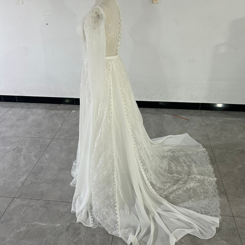 ウエディングドレス 透ける ラウンドネック 長袖 贅沢な総レース