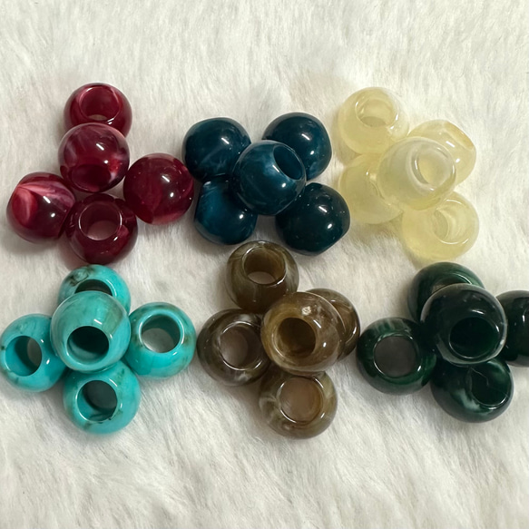 30個 天然石風 大穴 プラスチック ビーズ 2枚目の画像