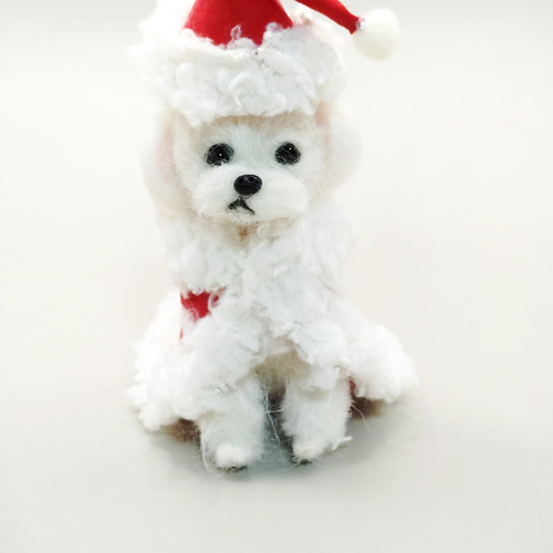 クリスマス]羊毛フェルト サンタ服のお座りマルチーズ 羊毛フェルト