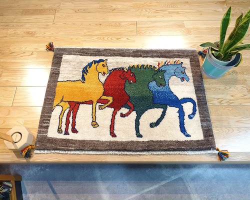 ペルシャ絨毯　馬柄　50x45 2025年最新】ペルシャ絨毯 馬の人気アイテム - メルカリ