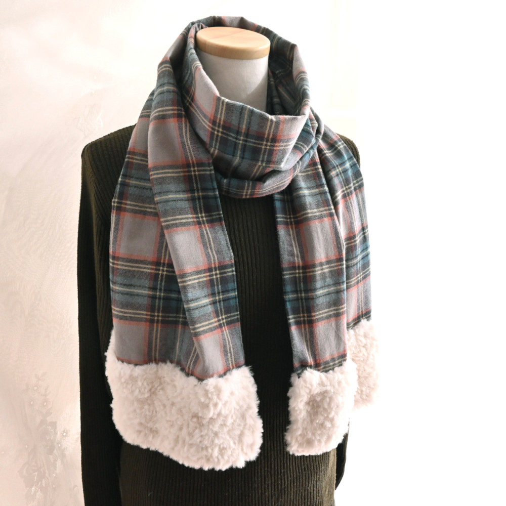英国レトロ風 チェック柄×ふわふわファーの異素材マフラー＊グリーン×オフホワイト