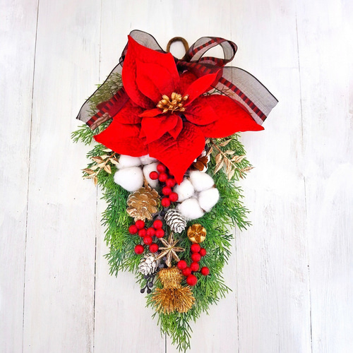 大きな赤いポインセチアと木の実のクリスマススワッグ/アーティ