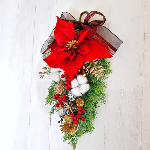 大きな赤いポインセチアと木の実のクリスマススワッグ/アーティ