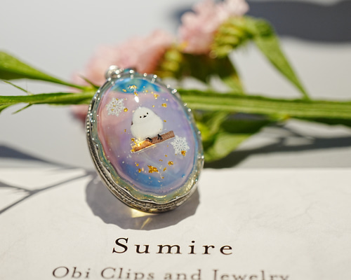 展示用/レジン/アンティークローズと窓辺のシマエナガ　オルゴナイトネックレス 展示用/レジン/アンティークローズと窓辺のシマエナガ オルゴナイト