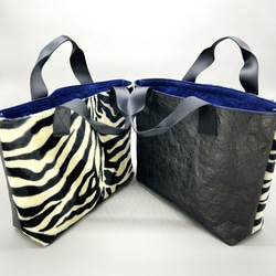 [特殊軽量素材]アシンメトリーファートート　ゼブラファー×ブラック　<裏地 ブルーバイオレット>　浅めM 9枚目の画像