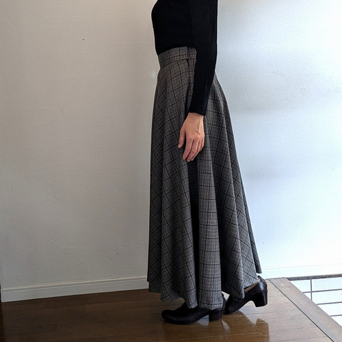 チェック千鳥格子ロングフレアースカート ロングスカート（マキシ丈