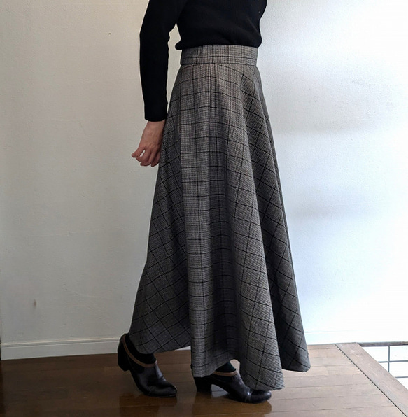 チェック千鳥格子ロングフレアースカート ロングスカート（マキシ丈