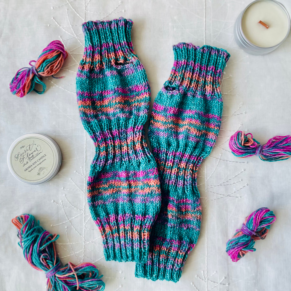 【現品限り】手編みのアームウォーマー（湖畔の空色） 2枚目の画像