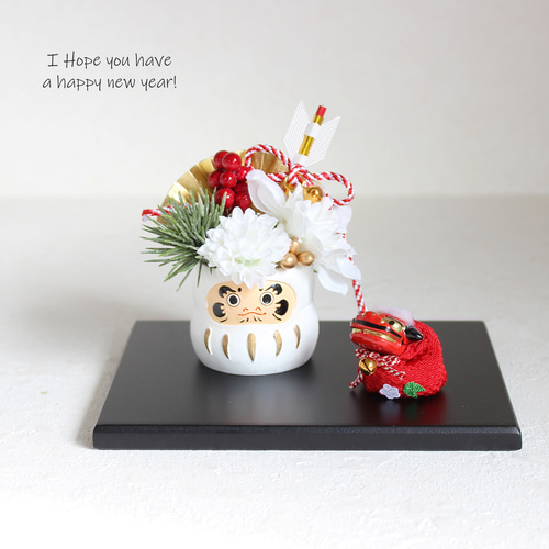 再販【黒敷板付き】おめでたい 小さなだるまのお正月飾り お手玉獅子舞