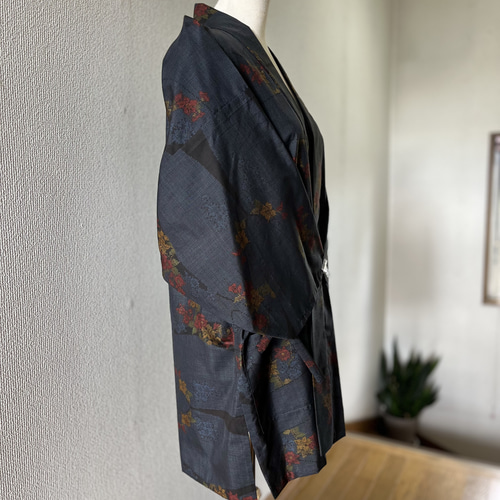 マダムy♡大島紬　作務衣　着物リメイクファッション小花模様　お洒落上衣 本場大島紬 様織り出し 着物リメイク 作務衣 流花 現品限り 大人可愛い