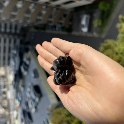 シルバー オブシディアン 九尾 高品質 手彫り シルバーオブシディアン九尾の狐 彫刻置物 その他置物 Kaya