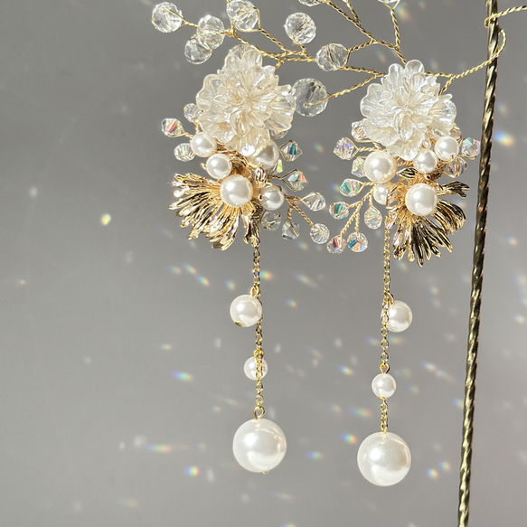 【ピアス】フラワー柄×ドロップパール ホワイト ゴールド 秋 ピアス】フラワー柄×ドロップパール ホワイト ゴールド 秋 楽天市場