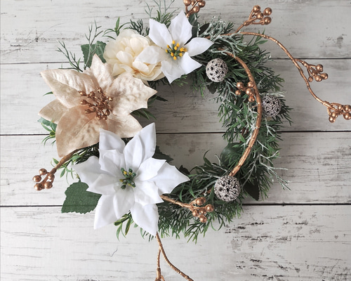 上品なホワイトポインセチアクリスマスリース ホワイトポインセチアのリース～winter white～ | FlowerBalloon