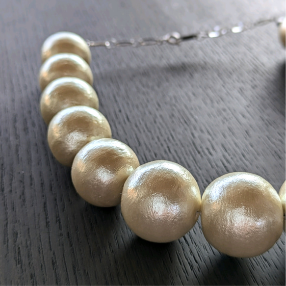 含耳環。 ■極為罕見！超大日本棉珍珠，金色醫用不鏽鋼，抗過敏，輕巧，非常適合秋冬七五三節。 第4張的照片