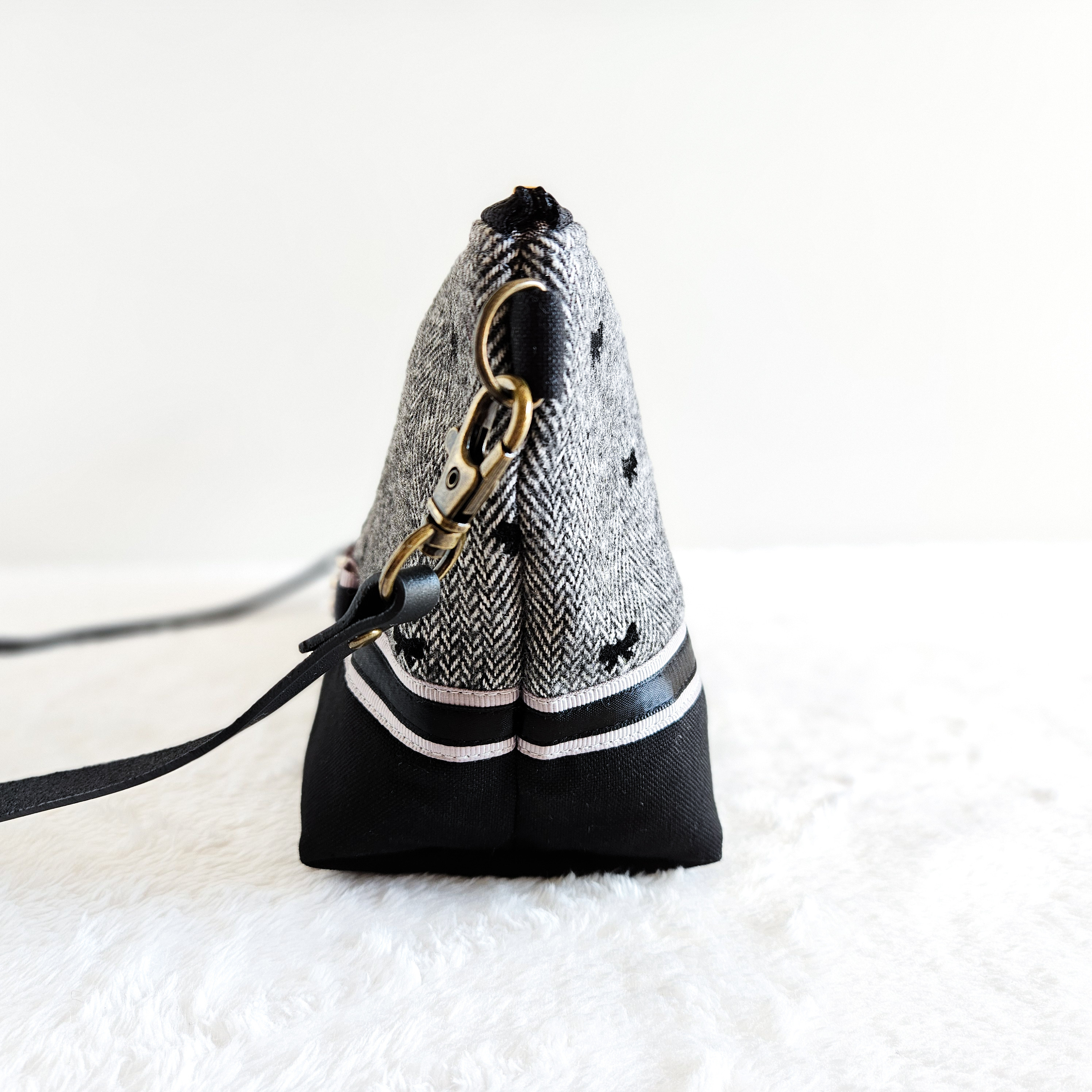 リボン柄ツイードのポシェット