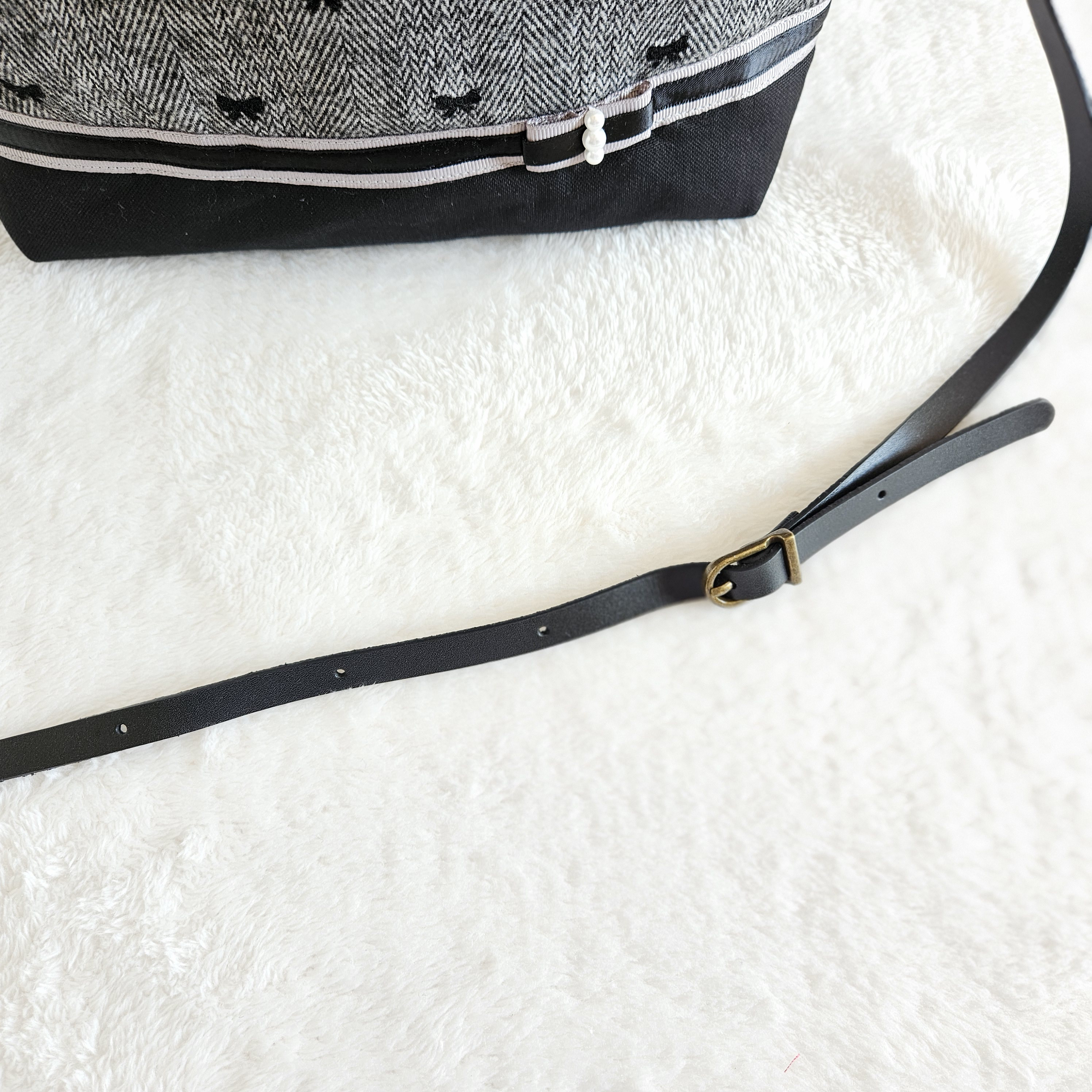 リボン柄ツイードのポシェット