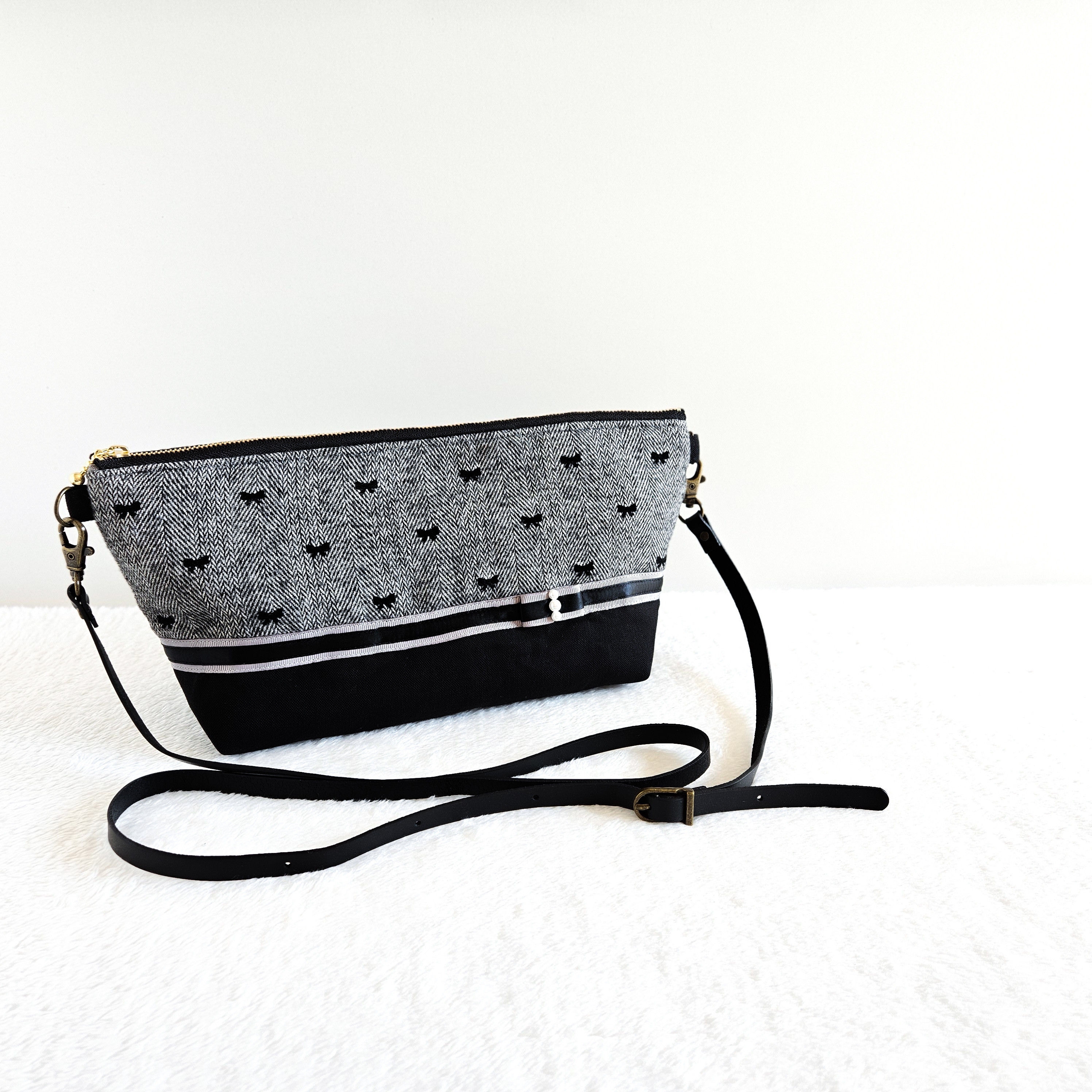 リボン柄ツイードのポシェット