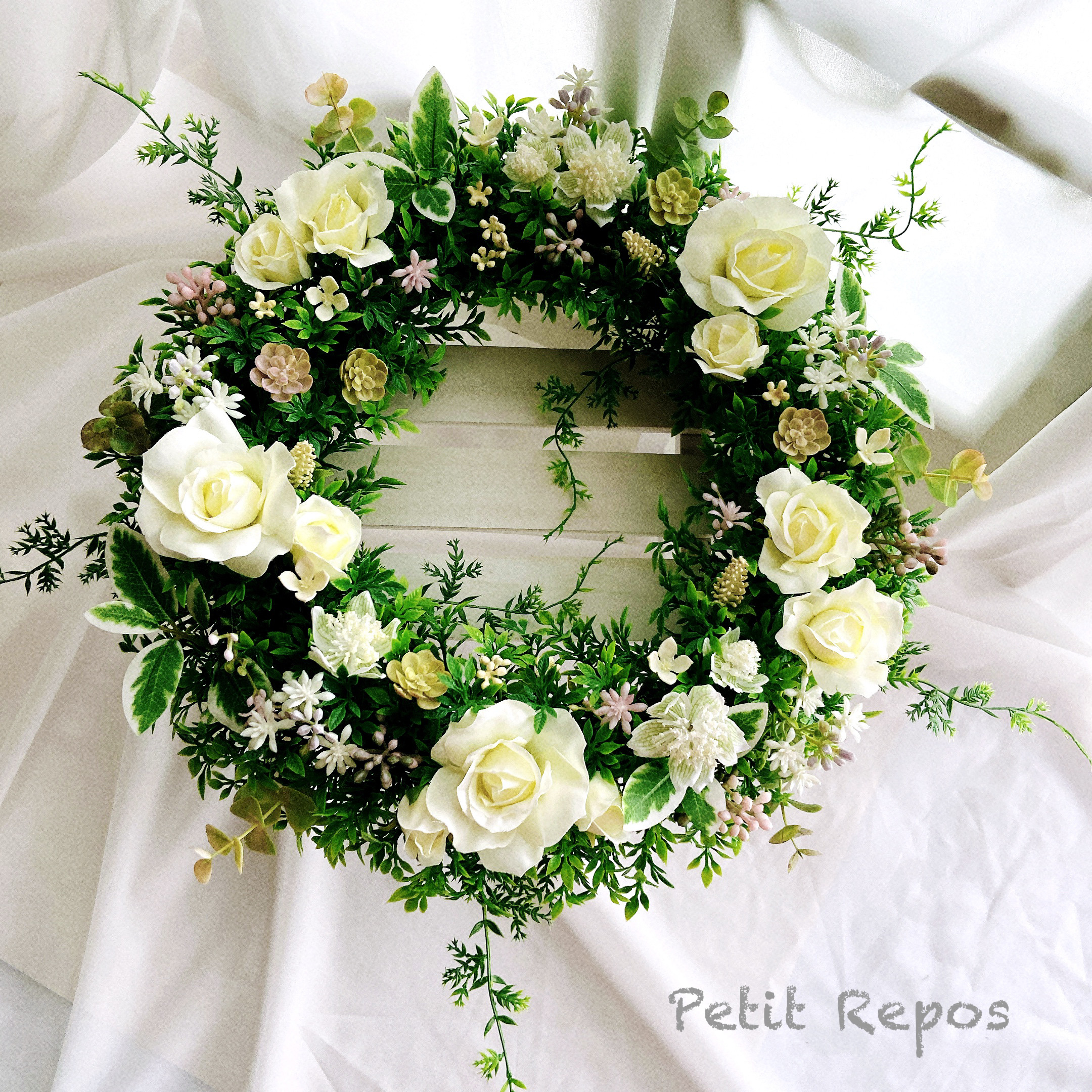 エレガントなナチュラルリース(ホワイトローズ)