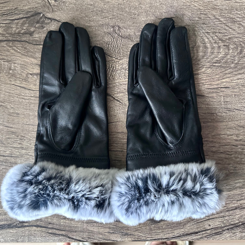 レディース レザー手袋 ファー付き ラムレザー素材 柔らかい 内側