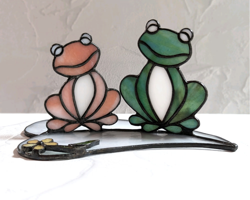 カエルのステンドグラスオブジェ 高さ約15cm カエルのステンドグラスオブジェ 高さ約15cm 蛙