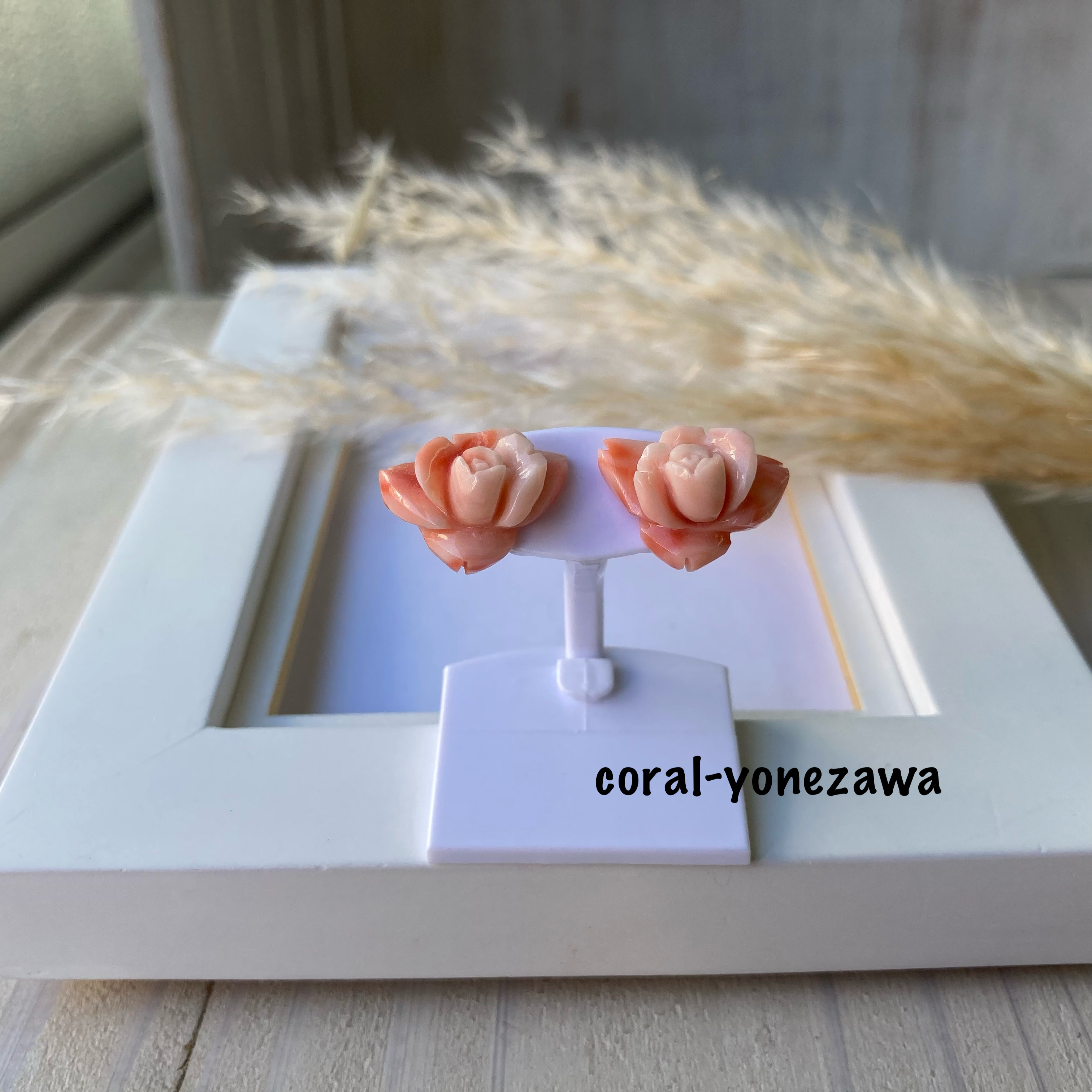 珊瑚ピアス.k14wg.〜立体的なバラ彫刻〜