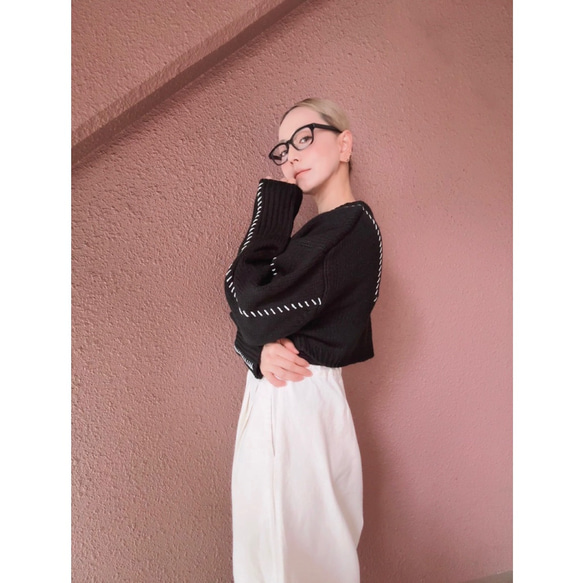 RATA 原創針織❤️精緻平衡的短針織❤️獨特的手工縫製❤️黑色 第6張的照片