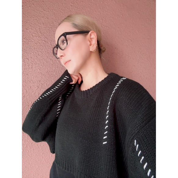 RATA 原創針織❤️精緻平衡的短針織❤️獨特的手工縫製❤️黑色 第2張的照片