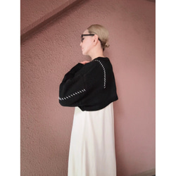 RATA 原創針織❤️精緻平衡的短針織❤️獨特的手工縫製❤️黑色 第4張的照片