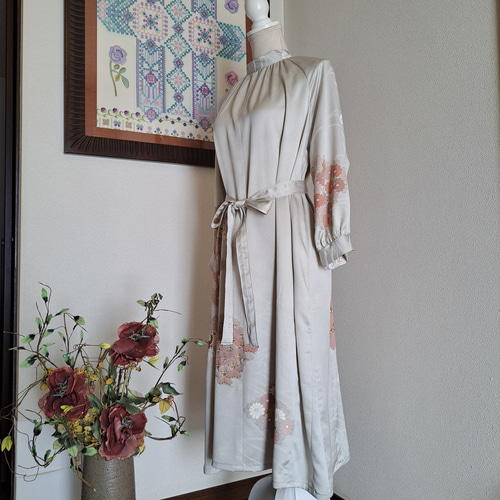 ★着物リメイク/黒留袖/ラグランスリーブ/ハイネックワンピ―ス/一点物 /正絹★ ☆着物リメイク/黒留袖/ラグランスリーブ/ハイネックワンピ―ス