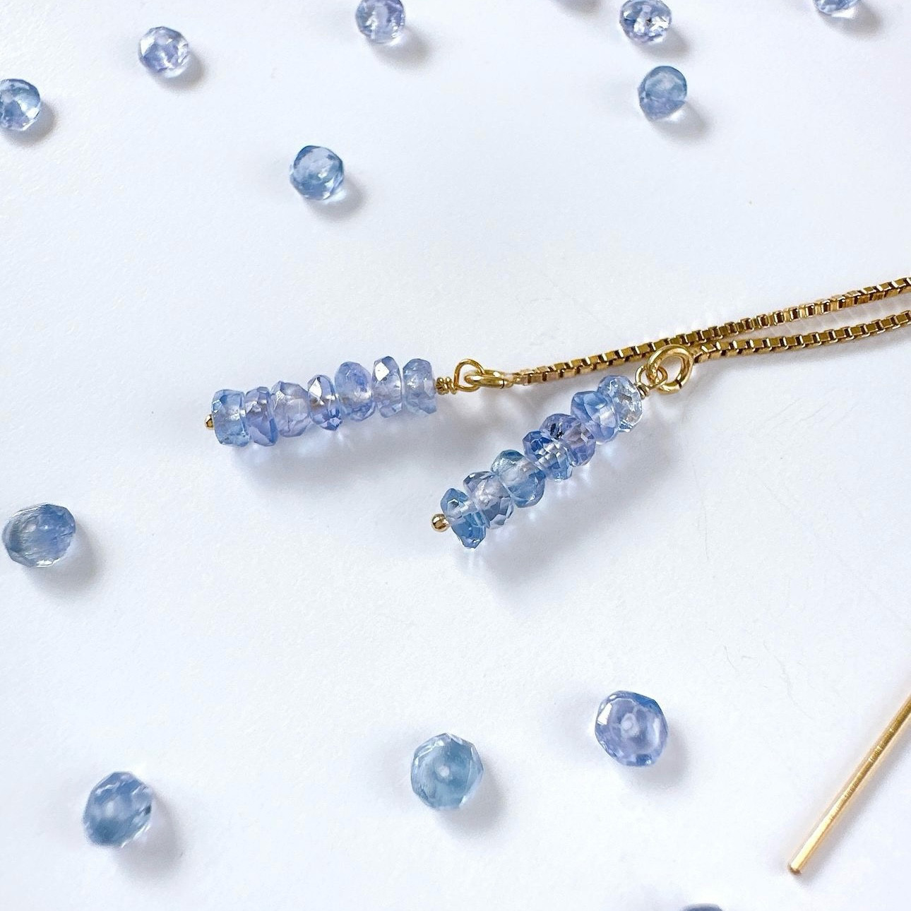 高品質タンザナイトのアメリカンチェーンピアス14KGF 12月誕生石　冬の誕生石2025