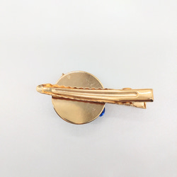 ブルーの薔薇と蝶々のミニヘアクリップ 2枚目の画像