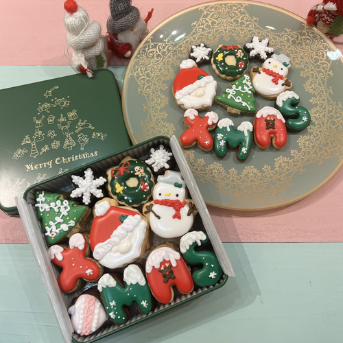 23日または24日発送 ＊ ねこだるまと雪だるま＊クリスマスクッキー缶